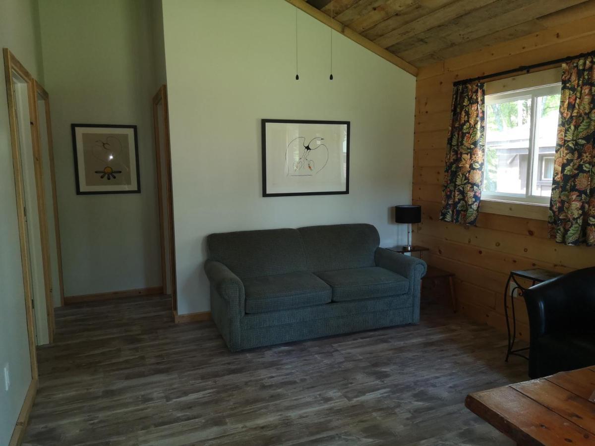 The Pines Cottage Resort Oxtongue Lake Esterno foto