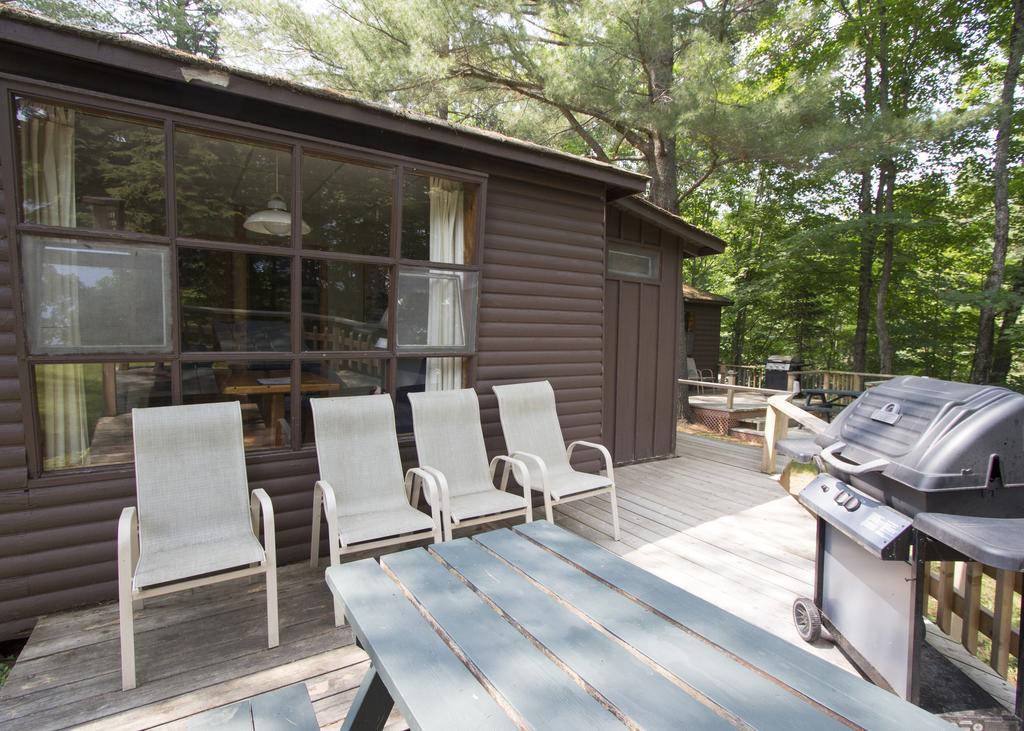 The Pines Cottage Resort Oxtongue Lake Esterno foto