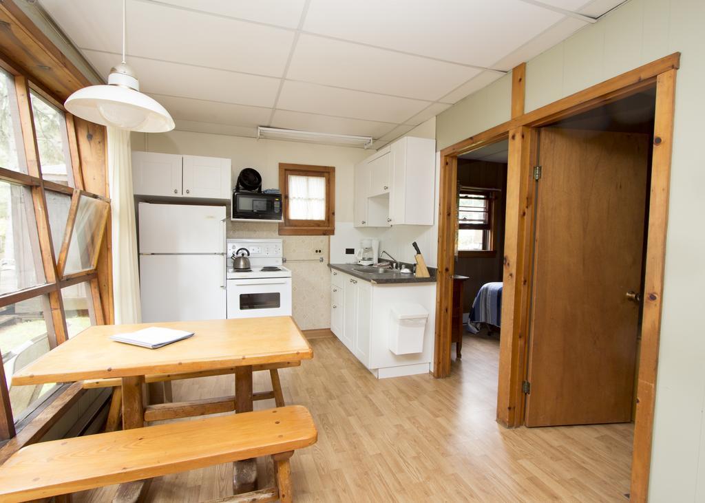The Pines Cottage Resort Oxtongue Lake Esterno foto
