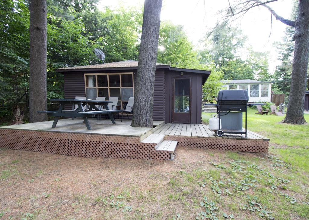 The Pines Cottage Resort Oxtongue Lake Esterno foto