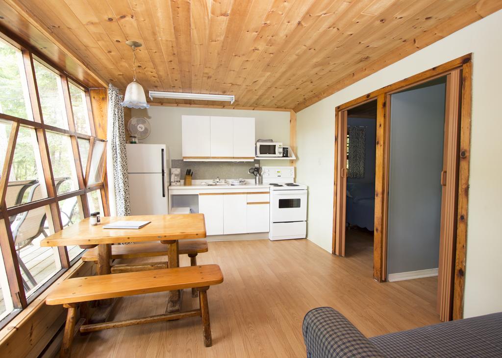 The Pines Cottage Resort Oxtongue Lake Esterno foto