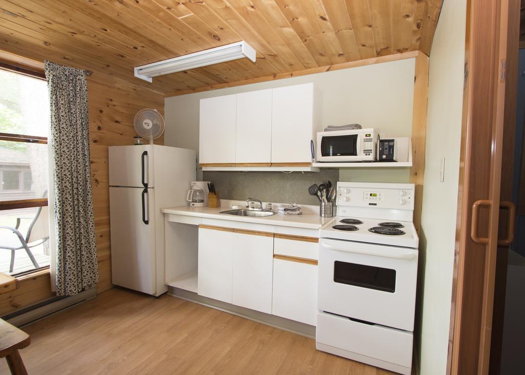 The Pines Cottage Resort Oxtongue Lake Esterno foto