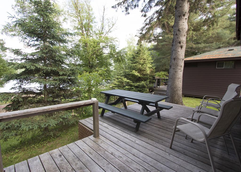 The Pines Cottage Resort Oxtongue Lake Esterno foto