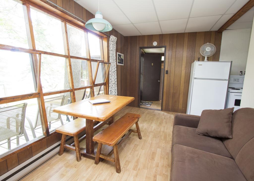 The Pines Cottage Resort Oxtongue Lake Esterno foto