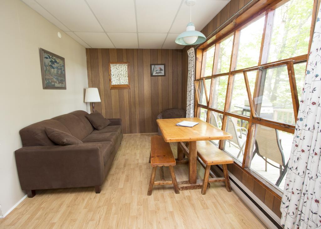 The Pines Cottage Resort Oxtongue Lake Esterno foto