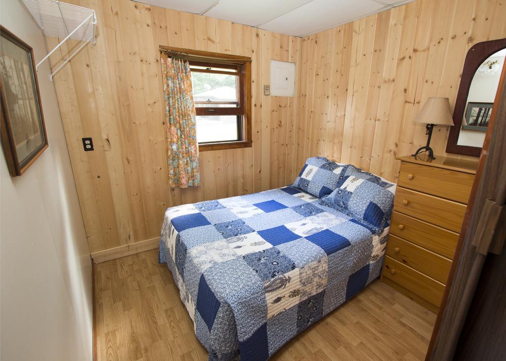 The Pines Cottage Resort Oxtongue Lake Esterno foto