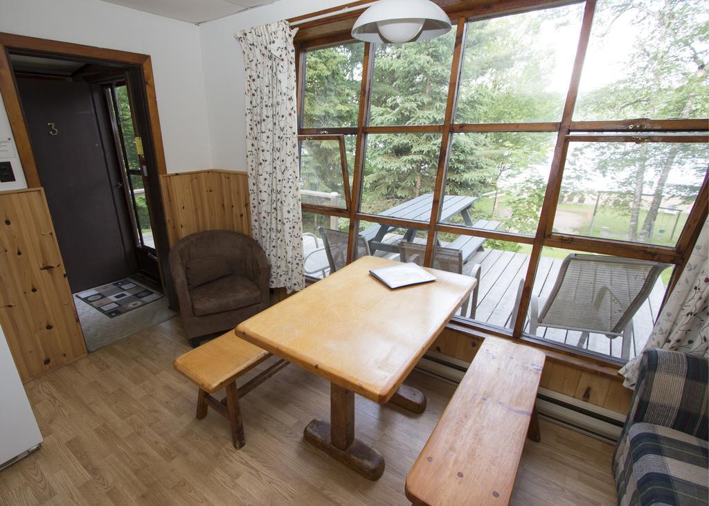 The Pines Cottage Resort Oxtongue Lake Esterno foto