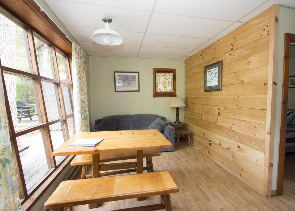 The Pines Cottage Resort Oxtongue Lake Esterno foto