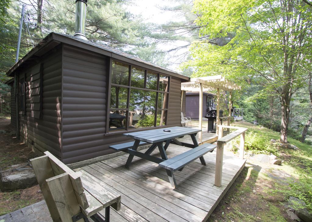 The Pines Cottage Resort Oxtongue Lake Esterno foto